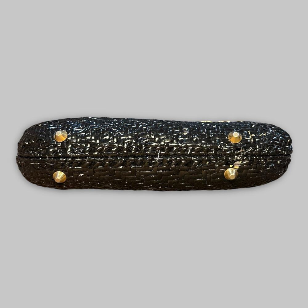 Vintage Elegance Black Woven Handbag with Gold-Tone Hardware - Picture 4 of 9